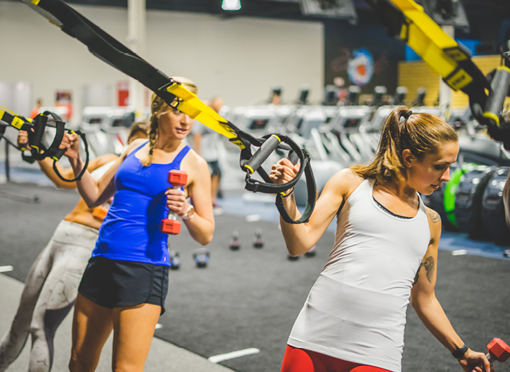 people in accelerate hiit class at crunch fitness