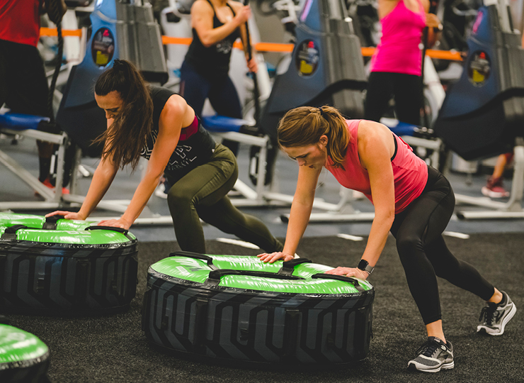 people in CTC launchpad class at crunch fitness