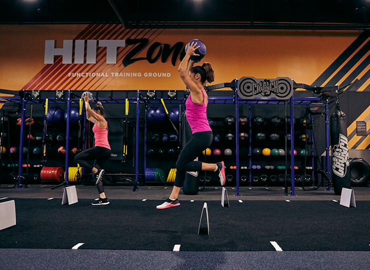 people in 4x4 hiit class at crunch