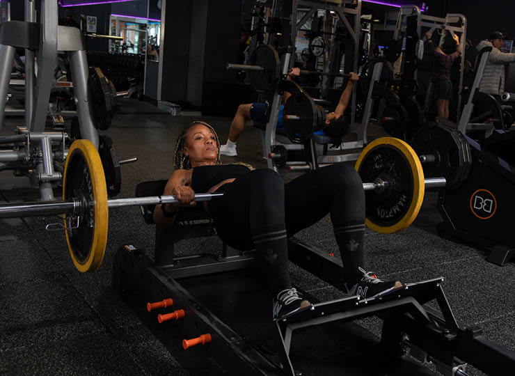 woman doing hip thrust